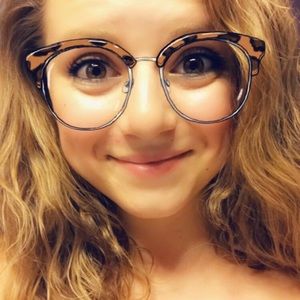 Meet your Posher, Meagan